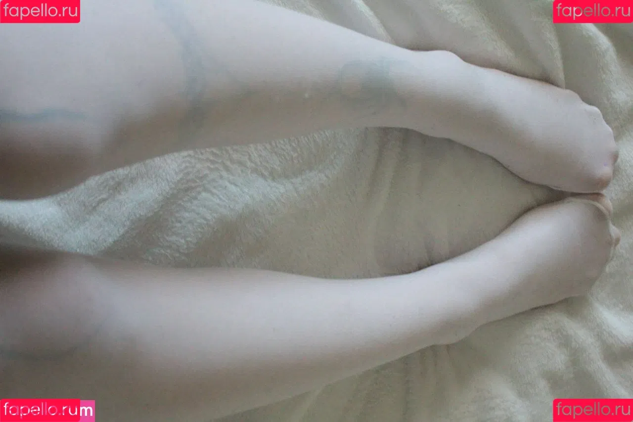 Jules Feet Onlyfans Photo Gallery 
