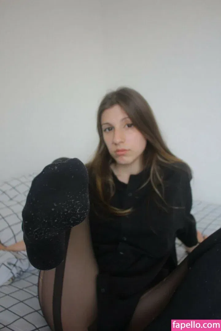 Jules Feet Onlyfans Photo Gallery 