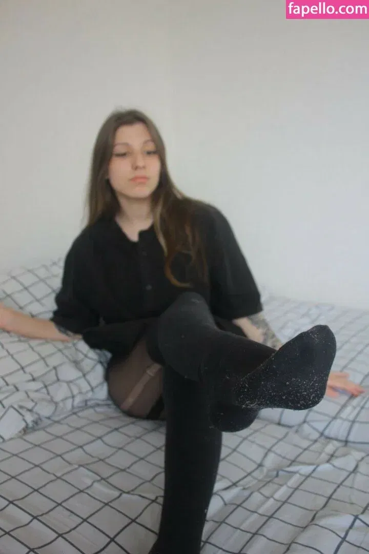 Jules Feet Onlyfans Photo Gallery 