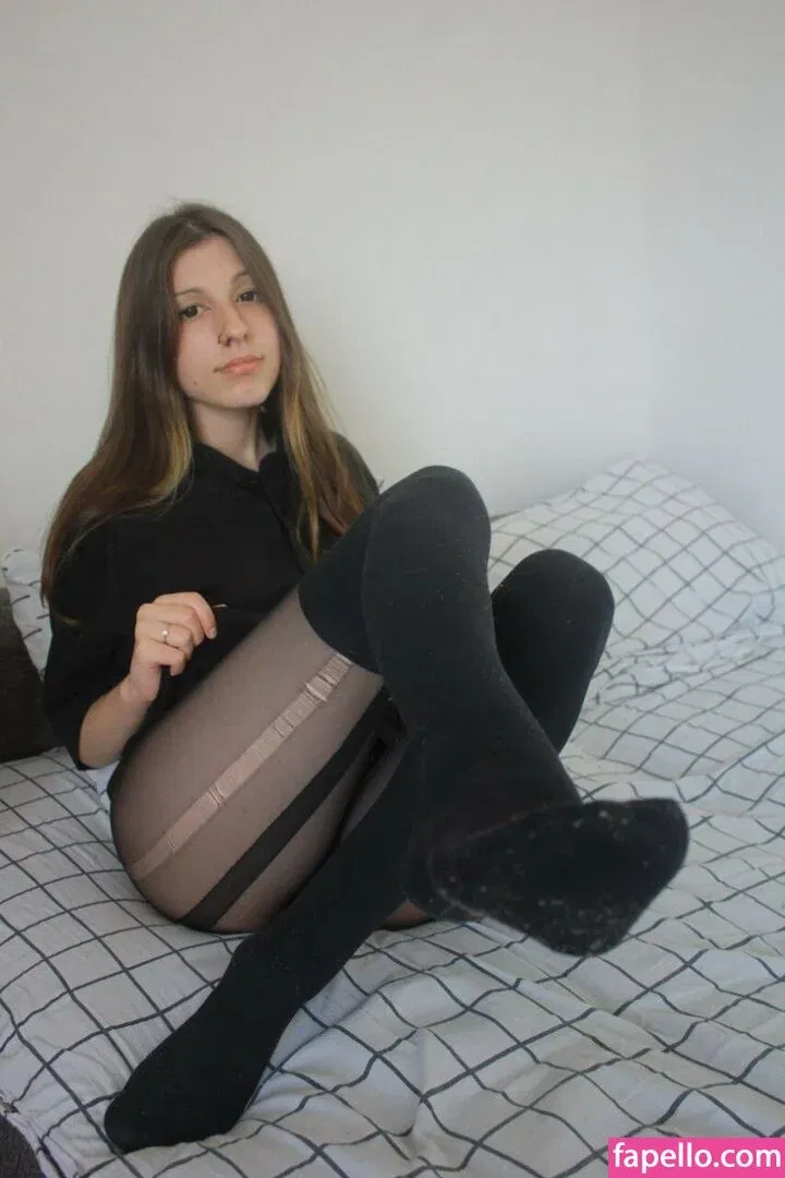 Jules Feet Onlyfans Photo Gallery 