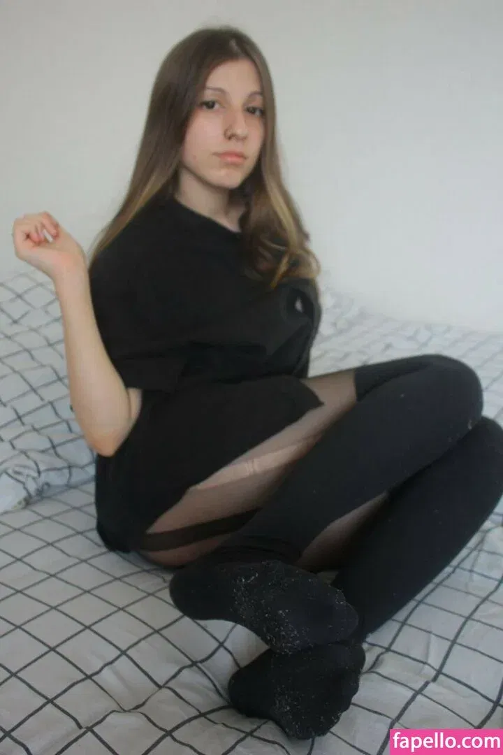 Jules Feet Onlyfans Photo Gallery 