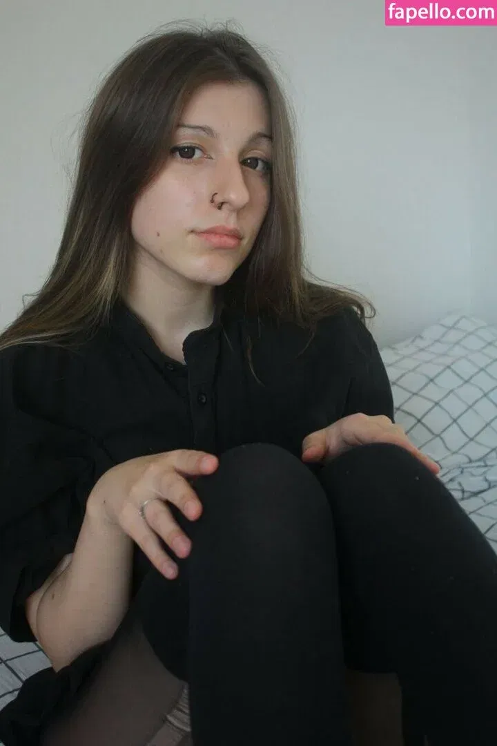 Jules Feet Onlyfans Photo Gallery 