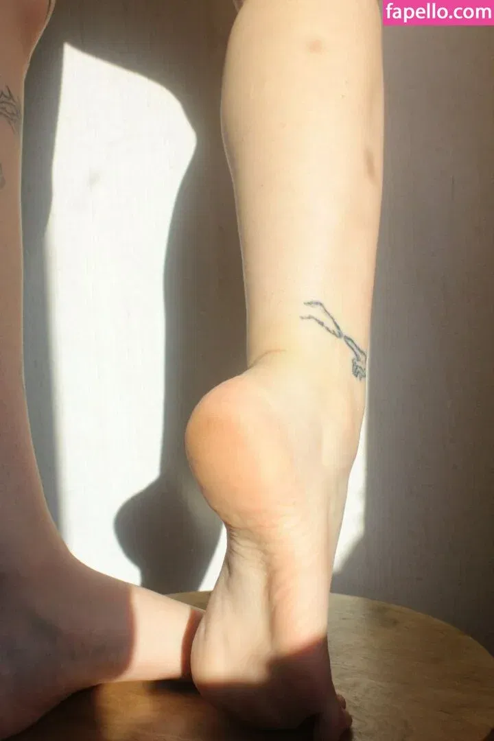 Jules Feet Onlyfans Photo Gallery 