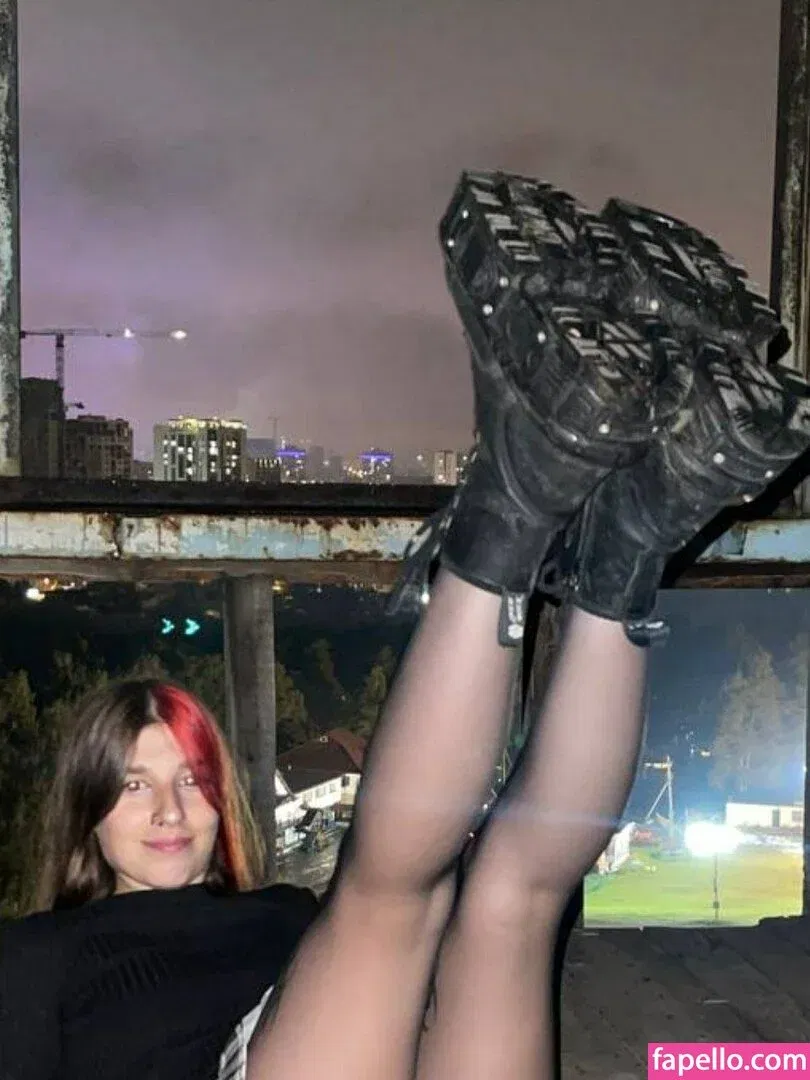 Jules Feet Onlyfans Photo Gallery 