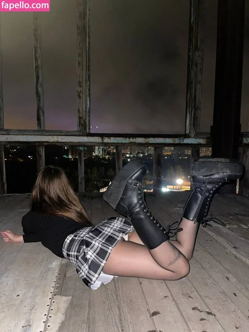 Jules Feet Onlyfans Photo Gallery 