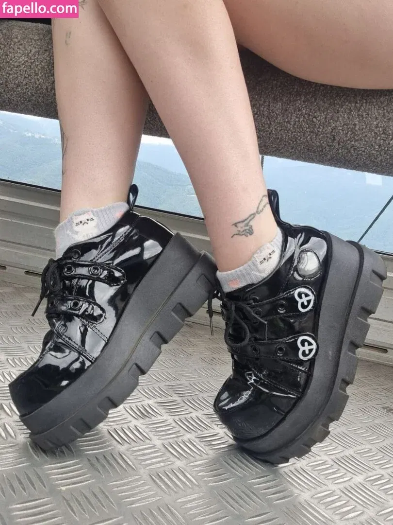 Jules Feet Onlyfans Photo Gallery 