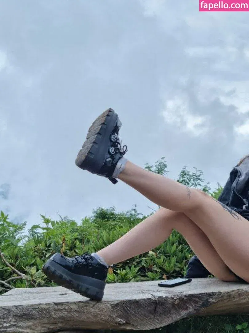 Jules Feet Onlyfans Photo Gallery 