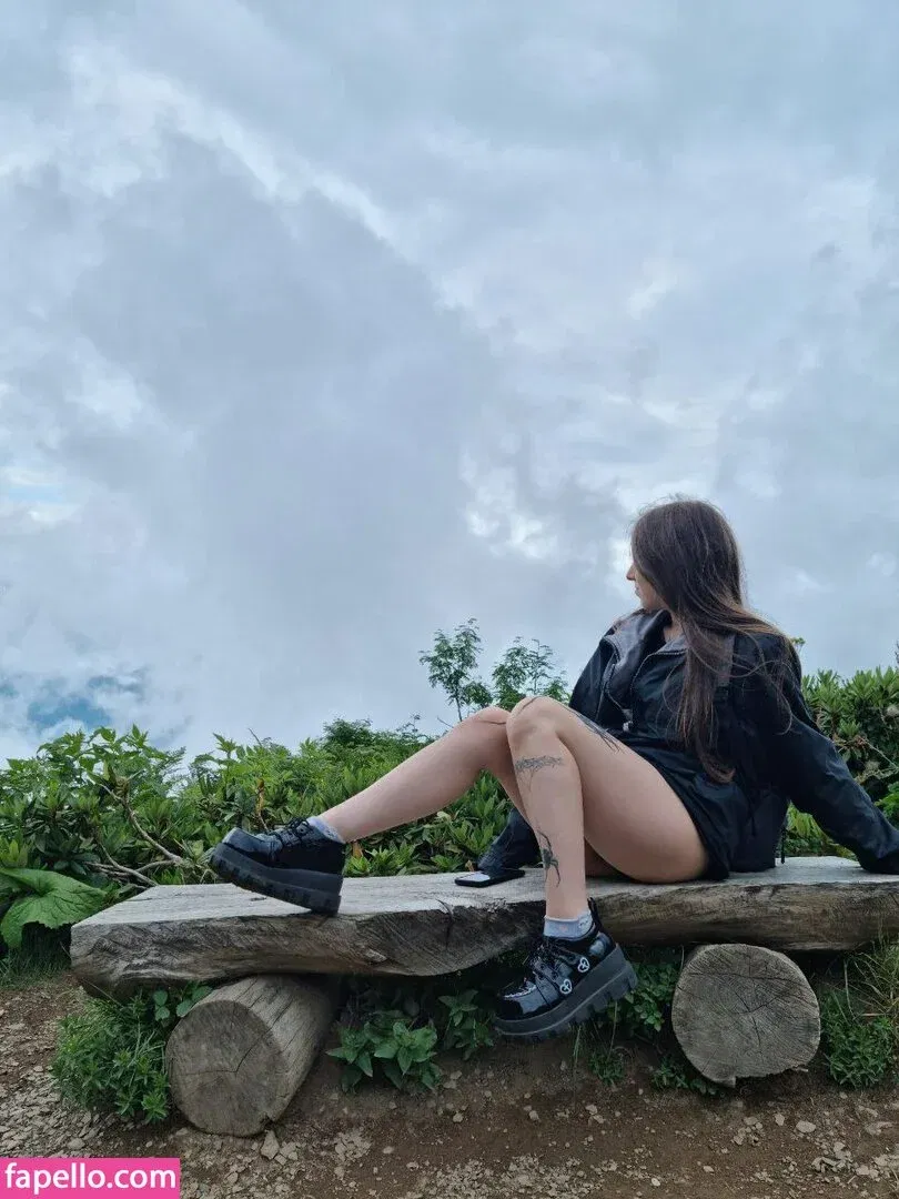 Jules Feet Onlyfans Photo Gallery 