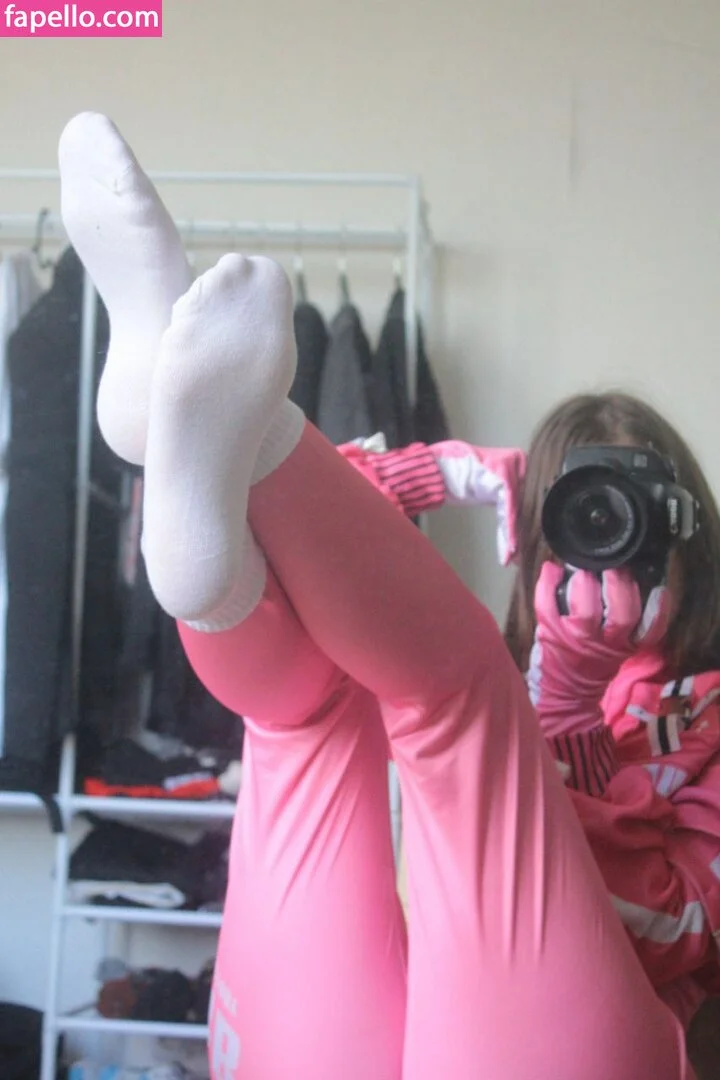 Jules Feet Onlyfans Photo Gallery 