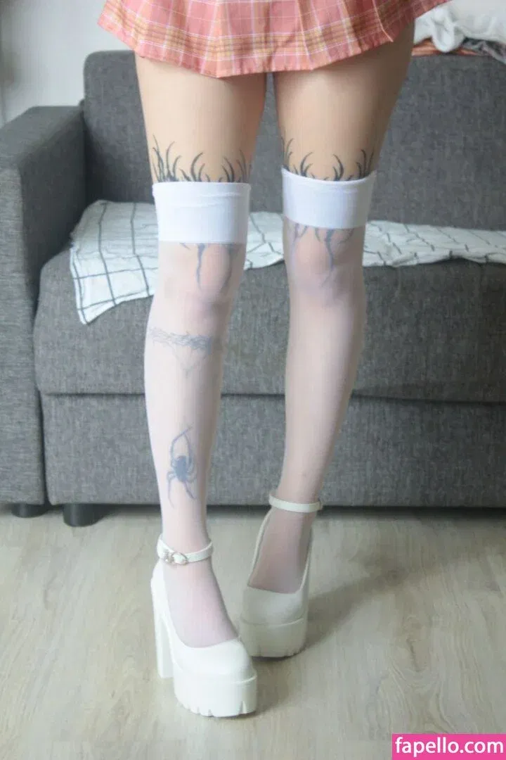 Jules Feet Onlyfans Photo Gallery 