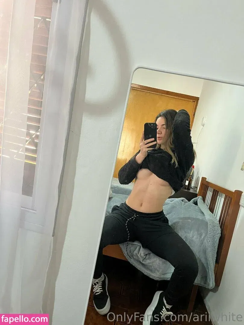 ButtonWhite Onlyfans Photo Gallery 