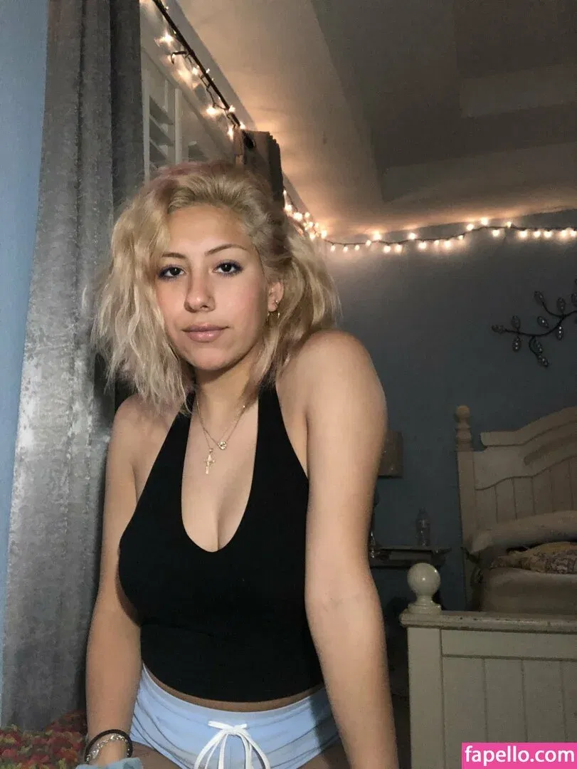 Sweetrora Onlyfans Photo Gallery 