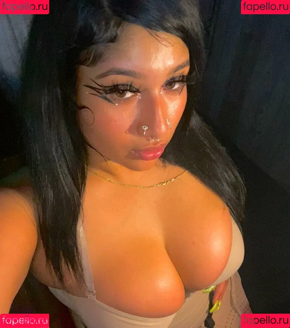 Linduh Onlyfans Photo Gallery 