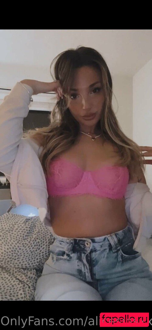 Alice Sins Nude Onlyfans Photo 40
