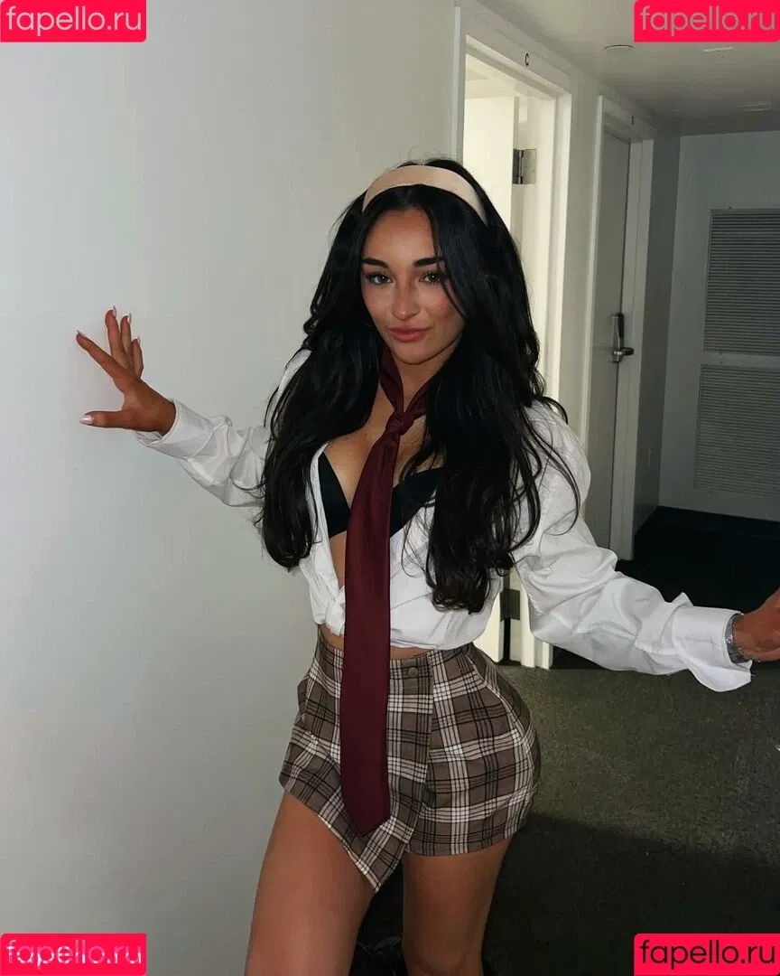 Elena Arenas Onlyfans Photo Gallery 