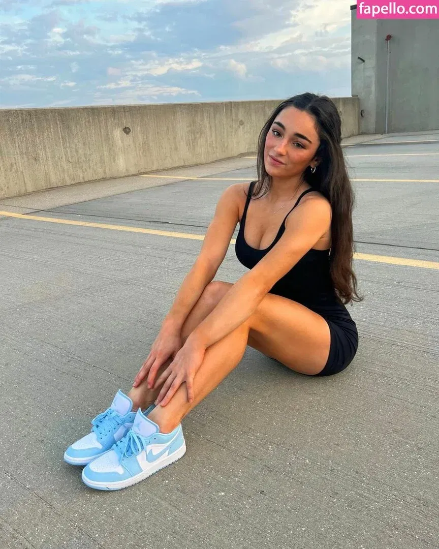 Elena Arenas Onlyfans Photo Gallery 