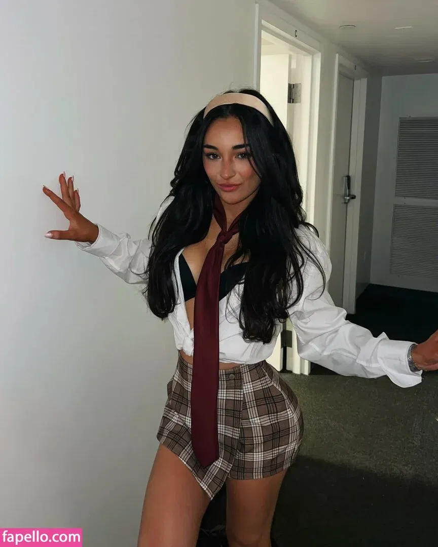 Elena Arenas Onlyfans Photo Gallery 