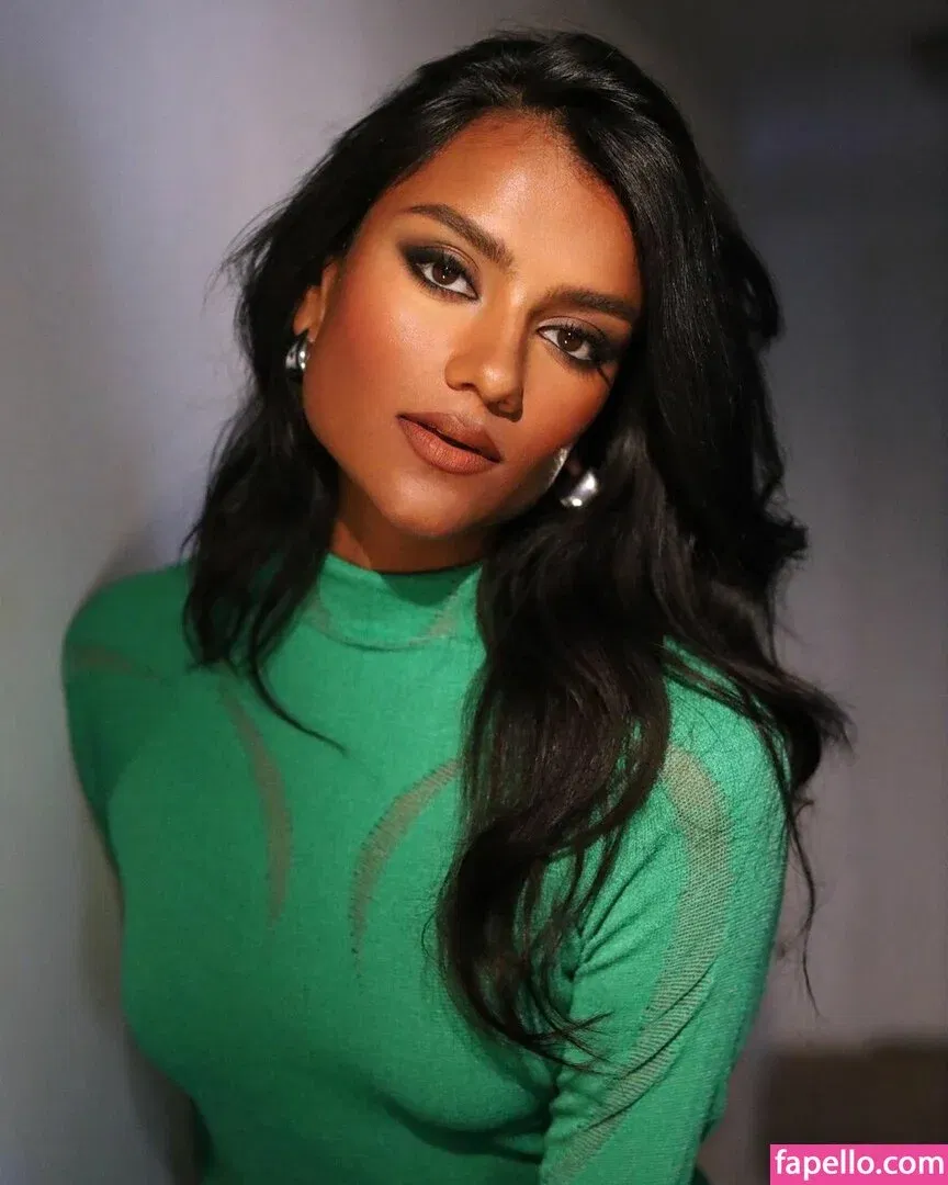 Simone Ashley Onlyfans Photo Gallery 