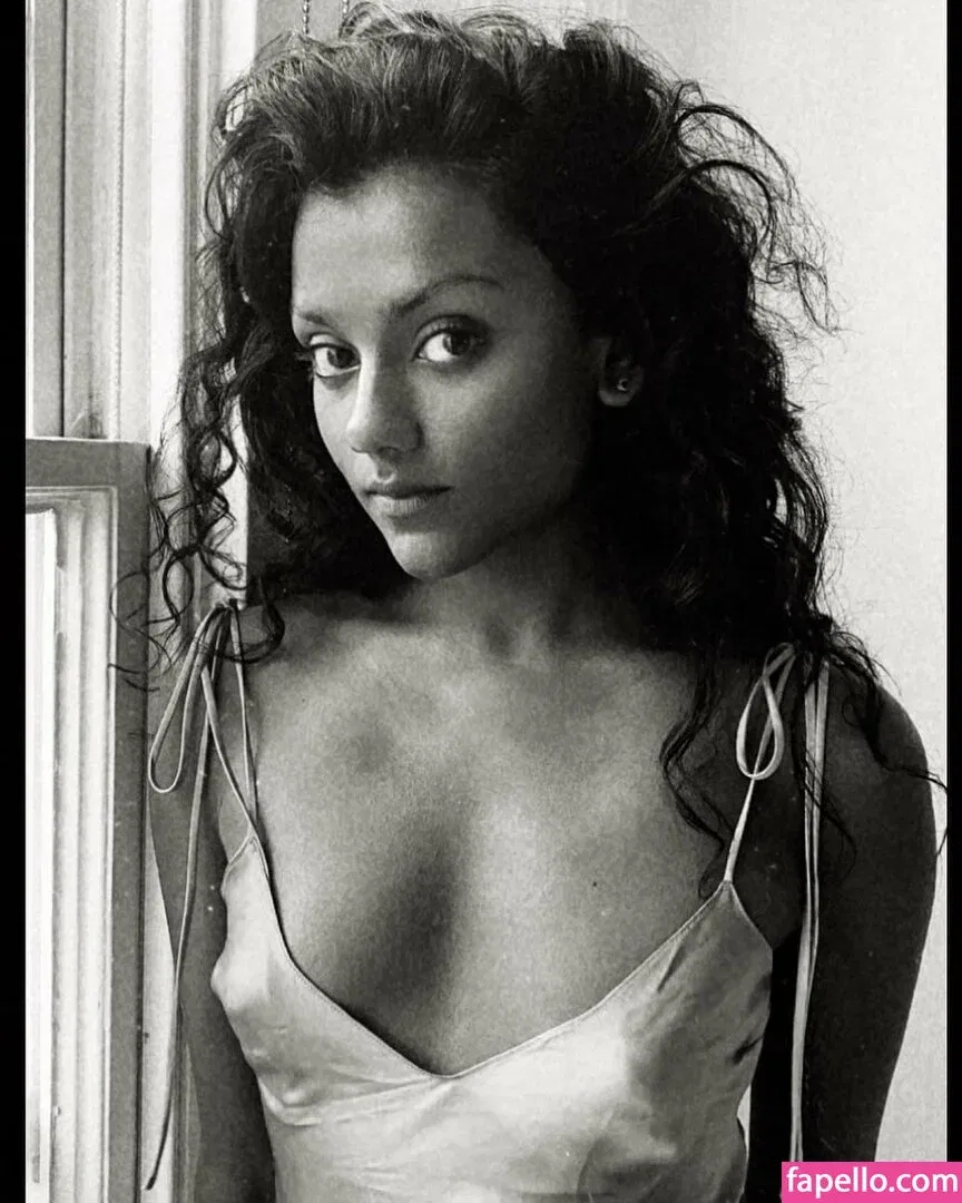 Simone Ashley Onlyfans Photo Gallery 