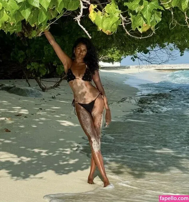 Simone Ashley Onlyfans Photo Gallery 