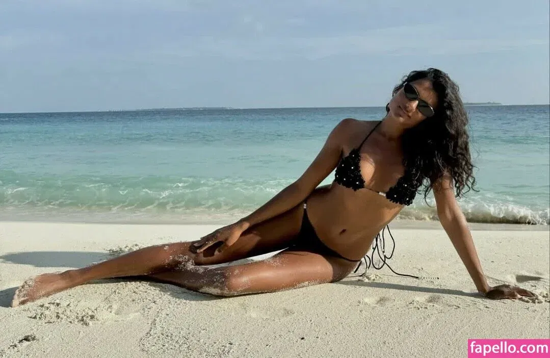 Simone Ashley Onlyfans Photo Gallery 