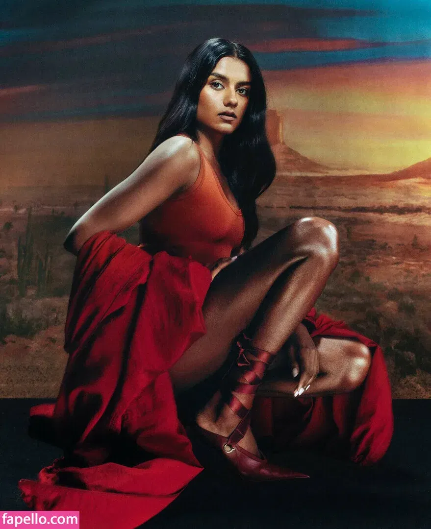 Simone Ashley Onlyfans Photo Gallery 