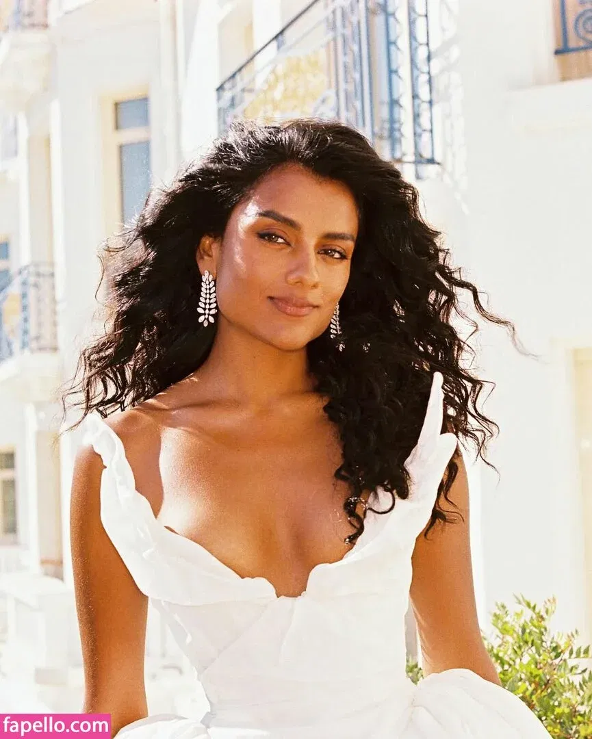 Simone Ashley Onlyfans Photo Gallery 