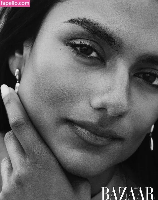 Simone Ashley Onlyfans Photo Gallery 