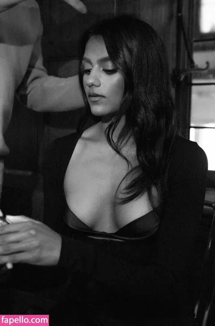 Simone Ashley Onlyfans Photo Gallery 