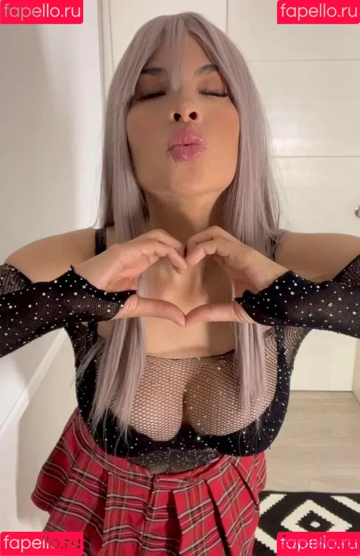 Kanako Redfield Onlyfans Photo Gallery 