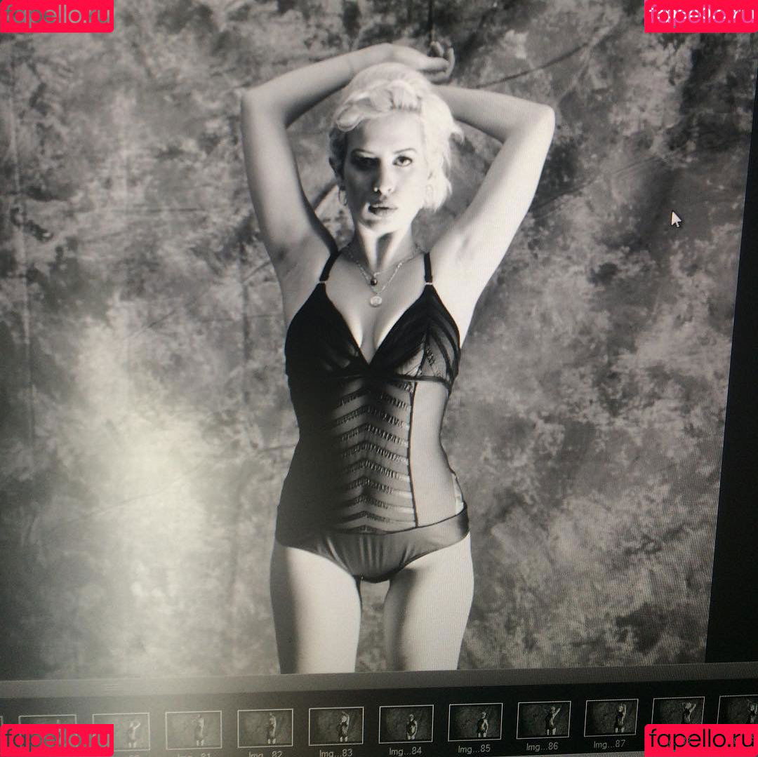 Uli Krown Onlyfans Photo Gallery 