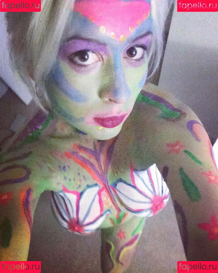 Uli Krown Onlyfans Photo Gallery 