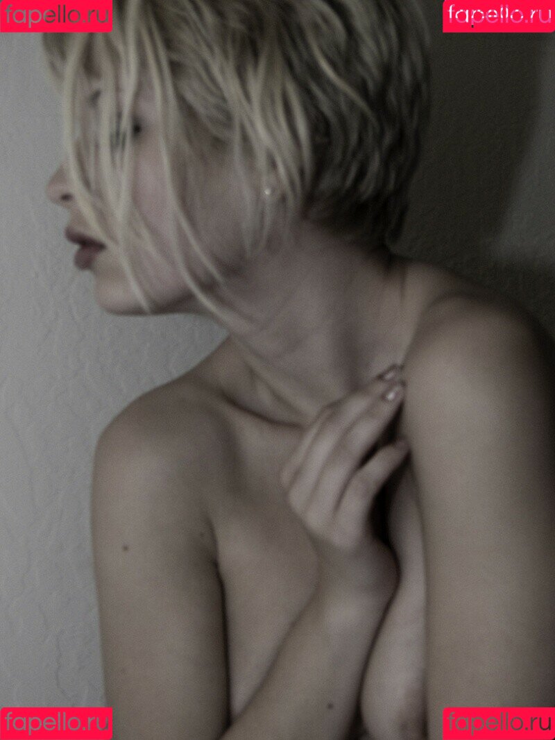 Uli Krown Onlyfans Photo Gallery 