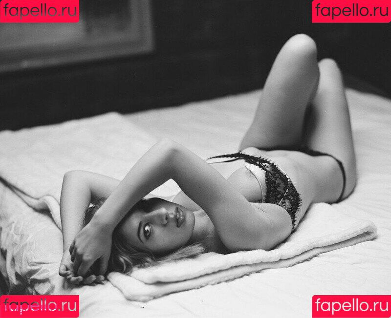 Uli Krown Onlyfans Photo Gallery 