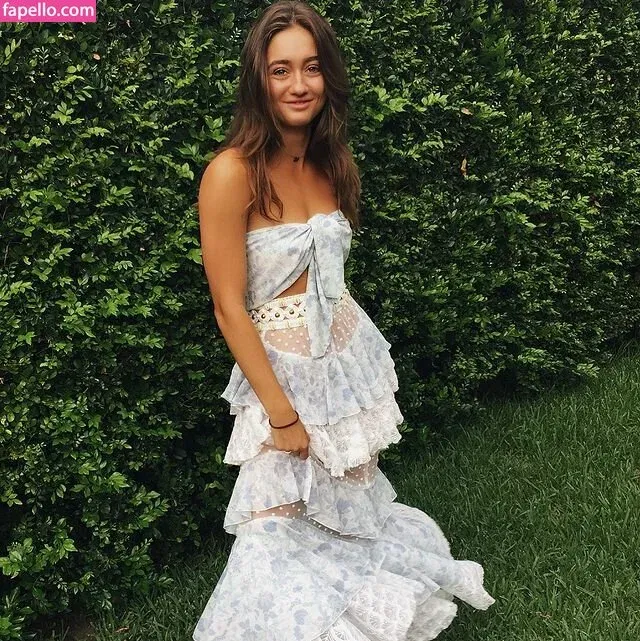 Clara Felicity Smith Onlyfans Photo Gallery 