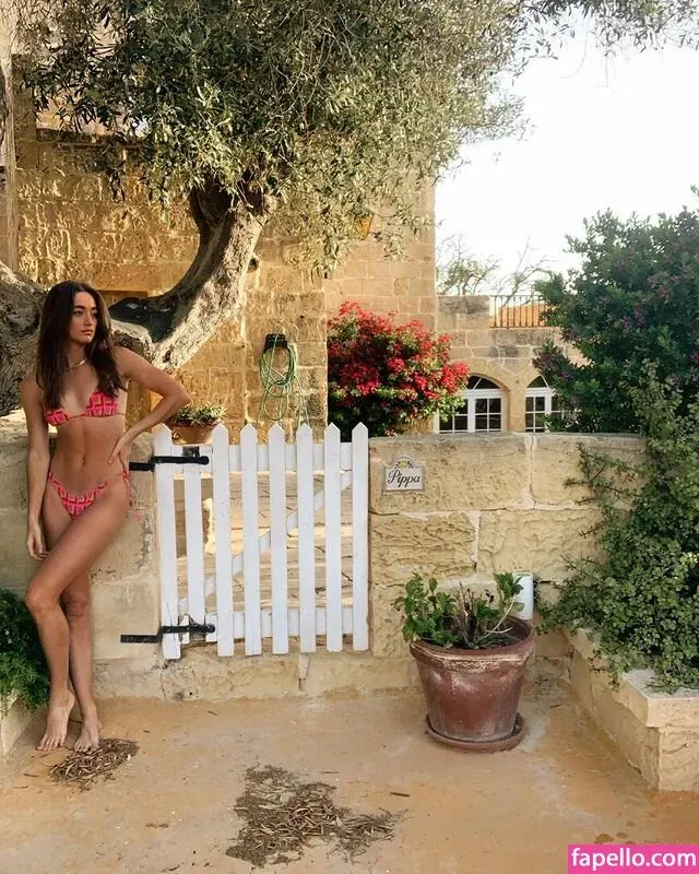 Clara Felicity Smith Onlyfans Photo Gallery 