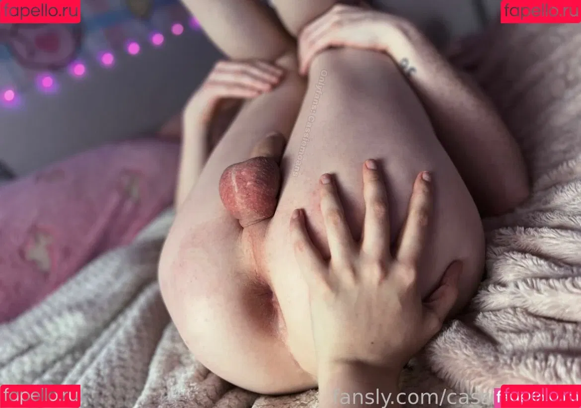 cassiemoans Onlyfans Photo Gallery 