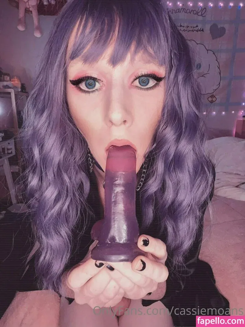 cassiemoans Onlyfans Photo Gallery 