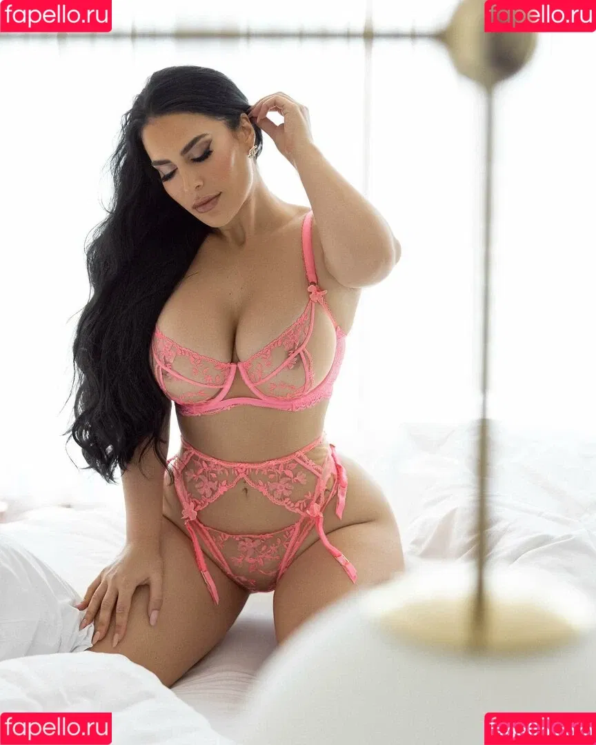 Honey Adams Onlyfans Photo Gallery 