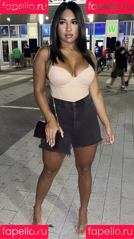 Leslie Ines Onlyfans Photo Gallery 