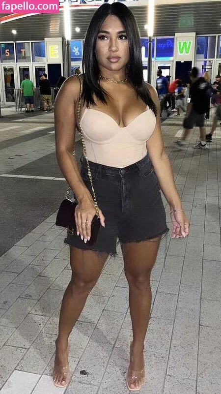 Leslie Ines Onlyfans Photo Gallery 