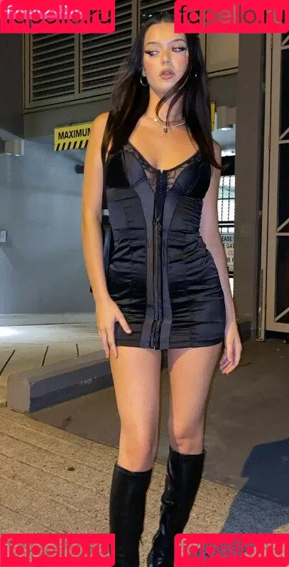 stella.redpath Onlyfans Photo Gallery 