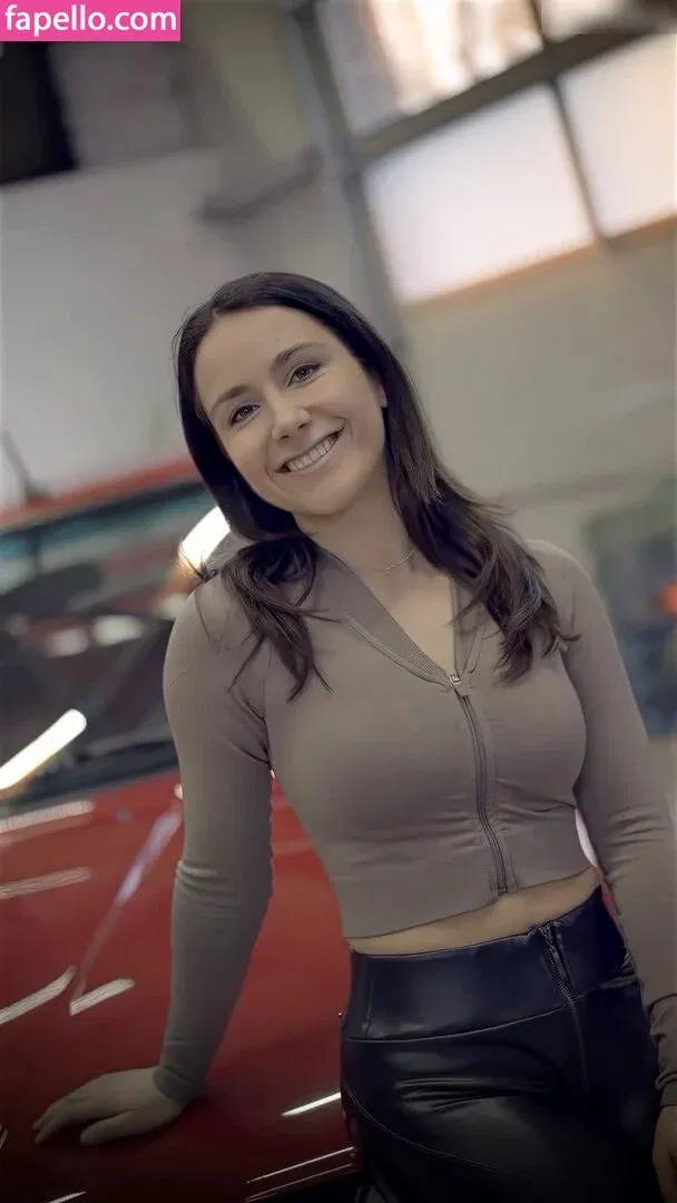 Lisa Yasmin Onlyfans Photo Gallery 