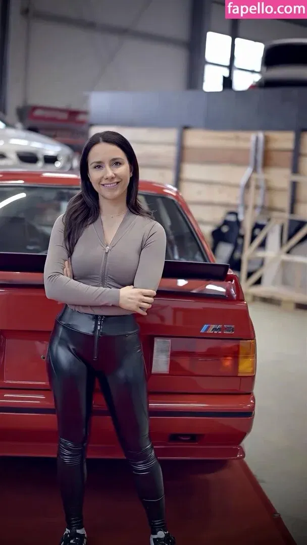 Lisa Yasmin Onlyfans Photo Gallery 