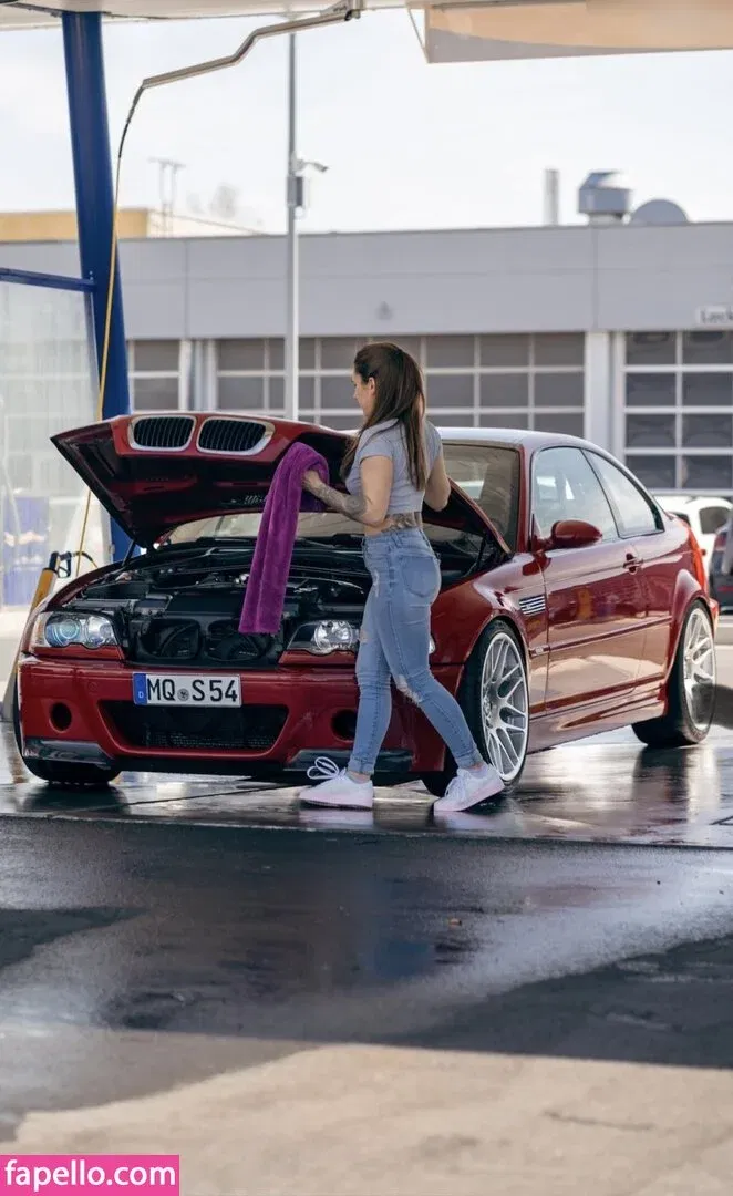 Lisa Yasmin Onlyfans Photo Gallery 