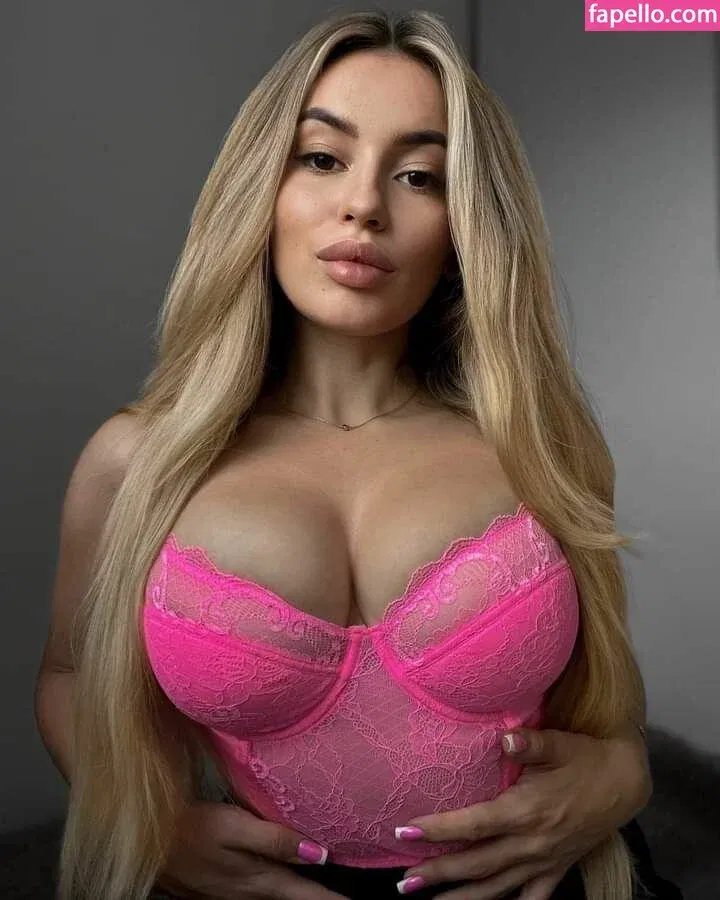 Cornelxoxo Onlyfans Photo Gallery 