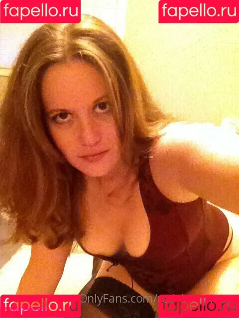 redvixenpinup Onlyfans Photo Gallery 