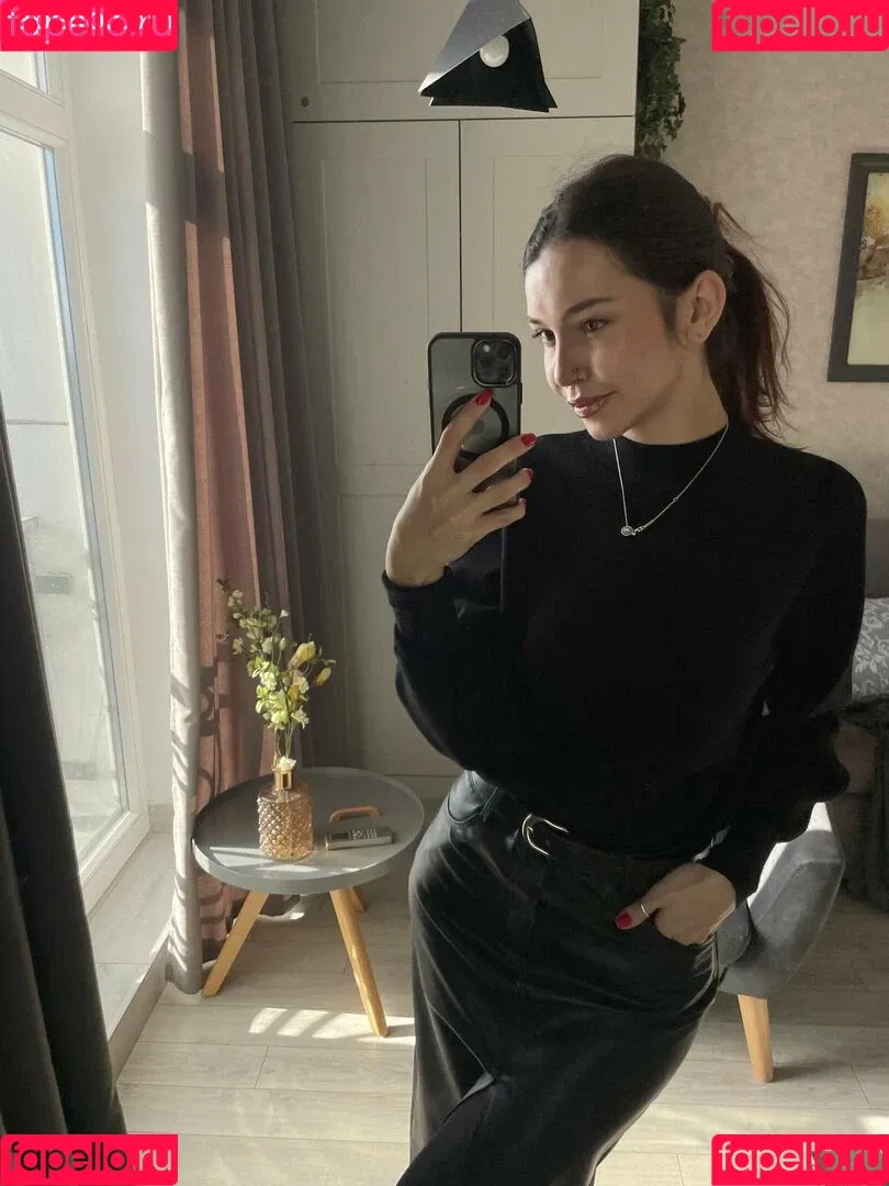 KiraFemmeFatal Onlyfans Photo Gallery 