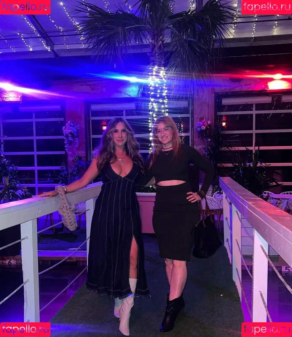 Julie Piraino Onlyfans Photo Gallery 