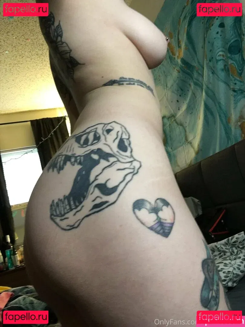 c0meonaileen Onlyfans Photo Gallery 